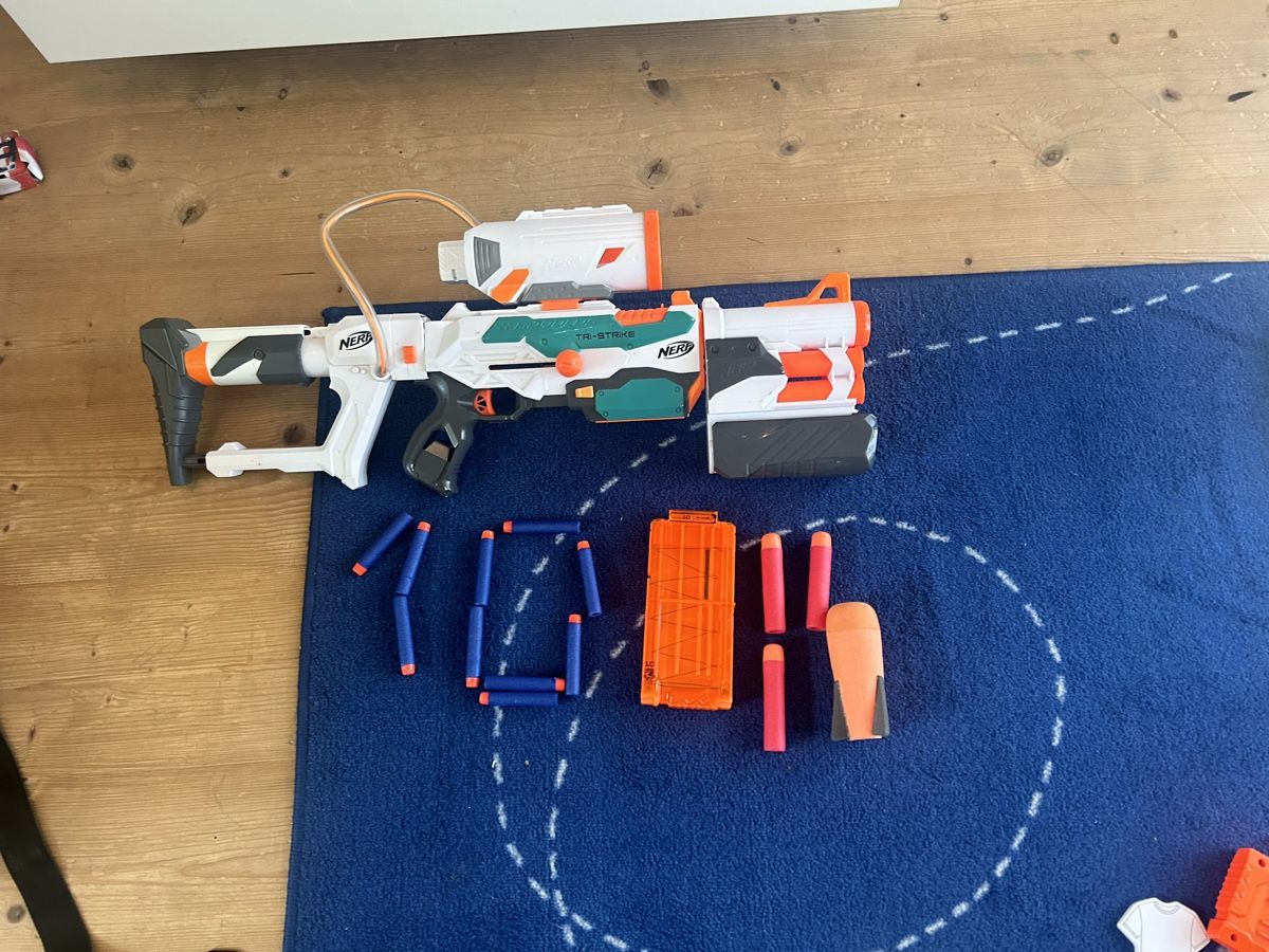 Nerf Spielzeuge: Nerf Élite - Fusil et accessoires – Gebraucht aus Sion von tchana77