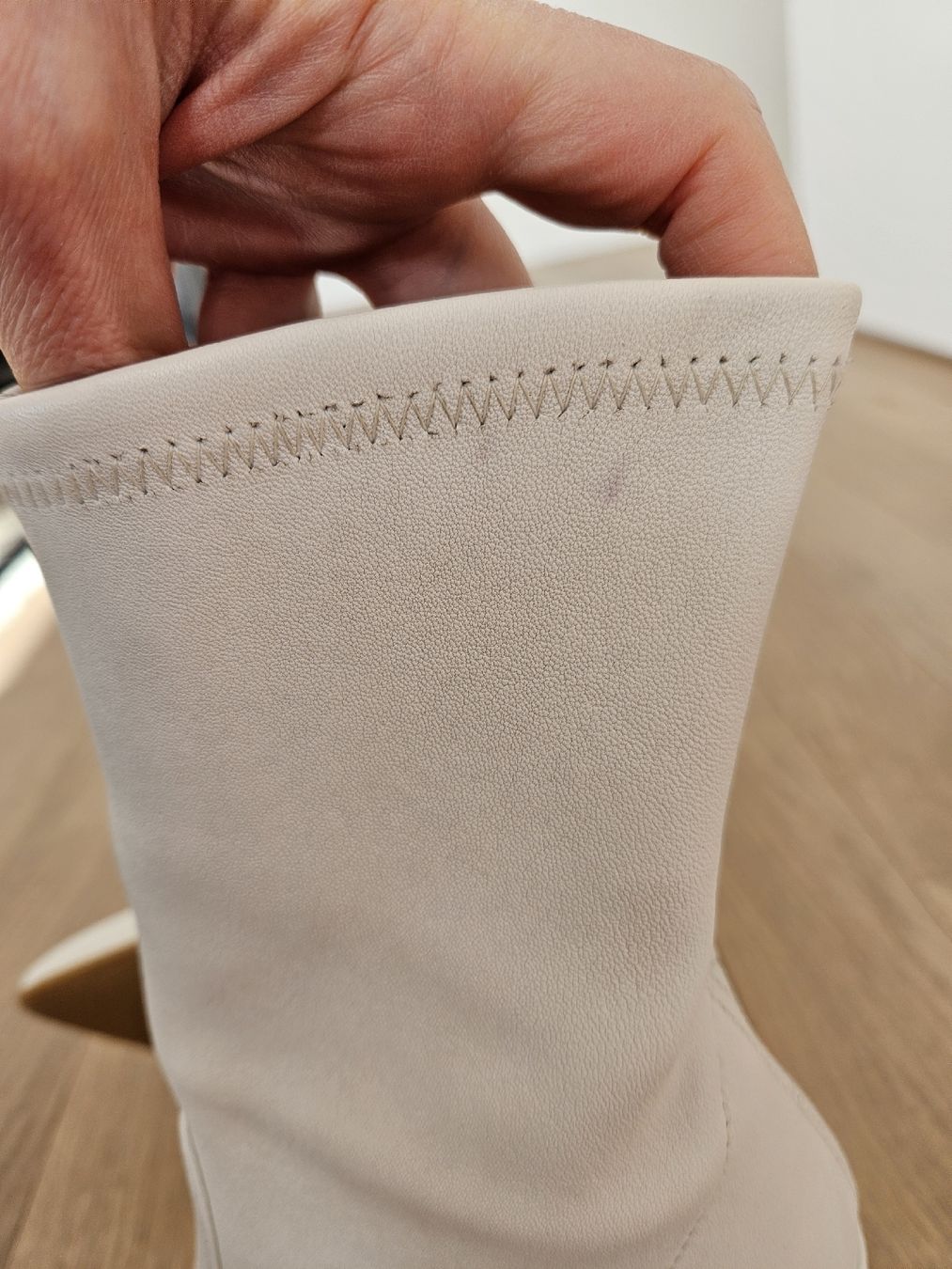 Stuart Weitzman Scarpe da donna: Wunderschöne Stiefeletten Stuart Weitzman Gr 38 – Nuovo (secondo la descrizione) da Regensdorf venduto da bus_dn2t 7