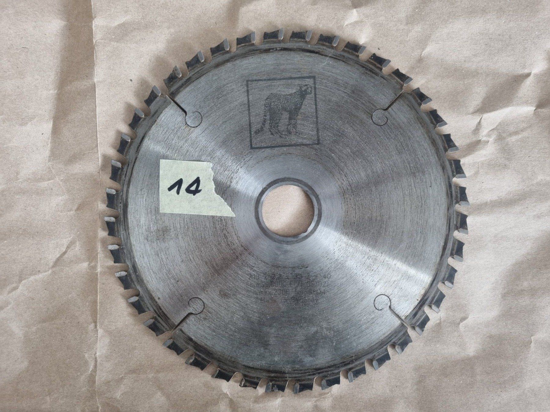Seghe: Sägeblatt 210x2.2x30 – Usato da Buchs AG venduto da schnoderhong