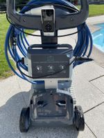 Poolroboter Dolphin Maytronics M700 mit Wagen