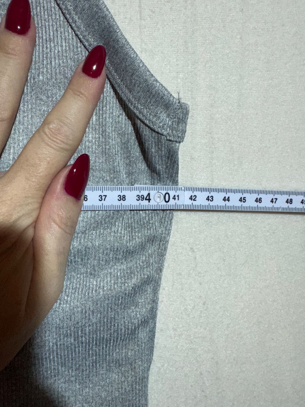 Top: Graues Basic mit Cups Gr. L – Nuovo (secondo la descrizione) da Grosswangen venduto da SALE_SALE_SALE 7
