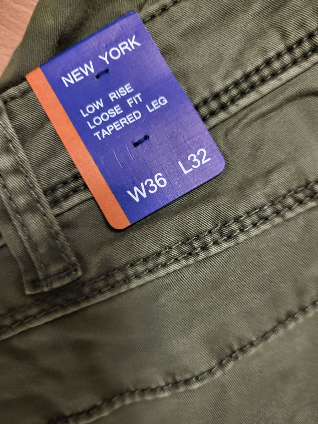 Cecil Pantaloni: Cecil Damenhose Olive,Neu,W36/L32(Gr.46) – Nuovo e nell'imballaggio originale da Avenches venduto da LGT1 2
