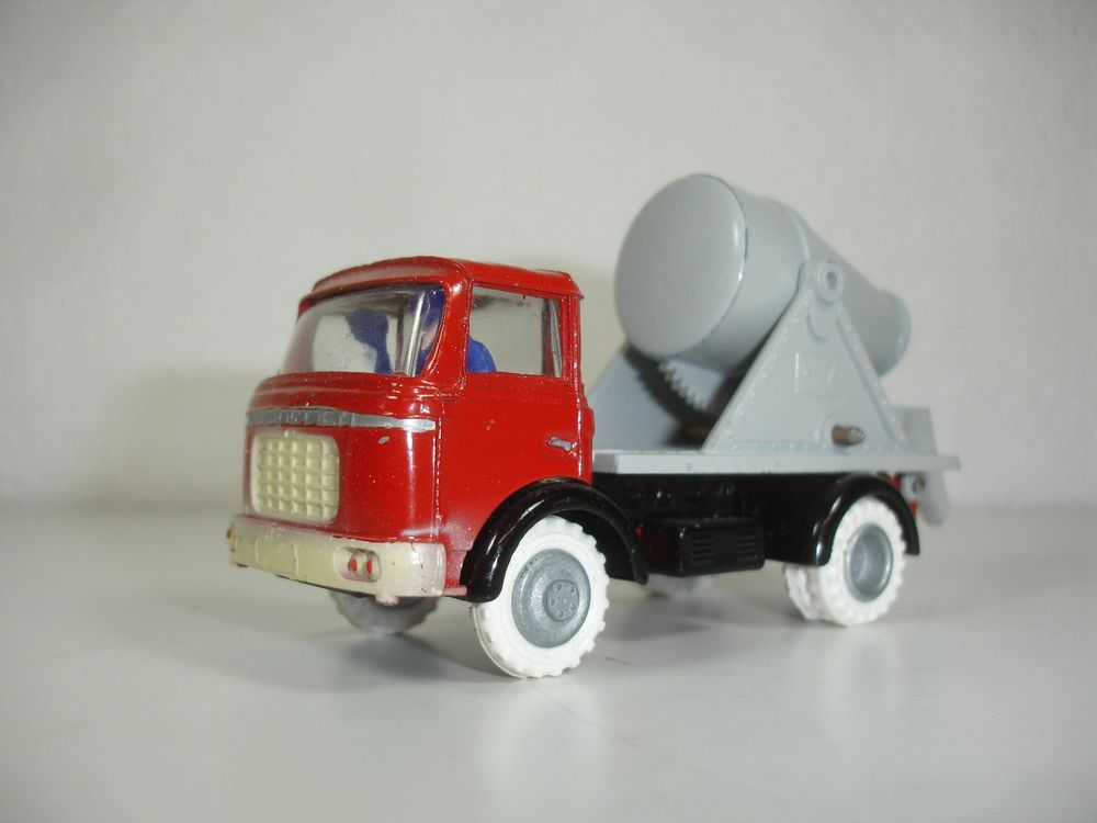 FRANCE JOUET FJ F Berliet GAK Nacelle elevatrice 1/50 EUR 40,00 - FR