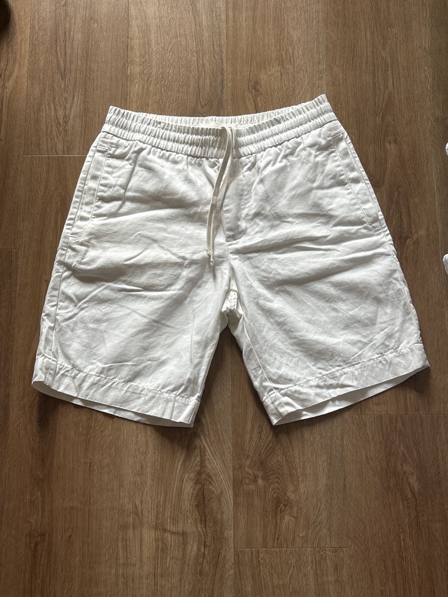 Mango Pantalons: Short blanc Mango – D'occasion à Yverdon-les-Bains par Little_M0nster