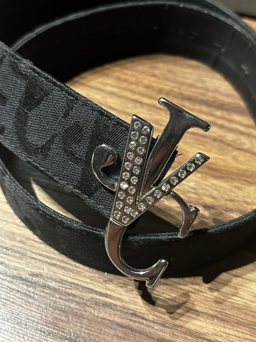 Versace Gürtel: Schwarzer Versace Jeans Couture Gürtel, Grösse 85 cm – Gebraucht aus Luzern von kim221080