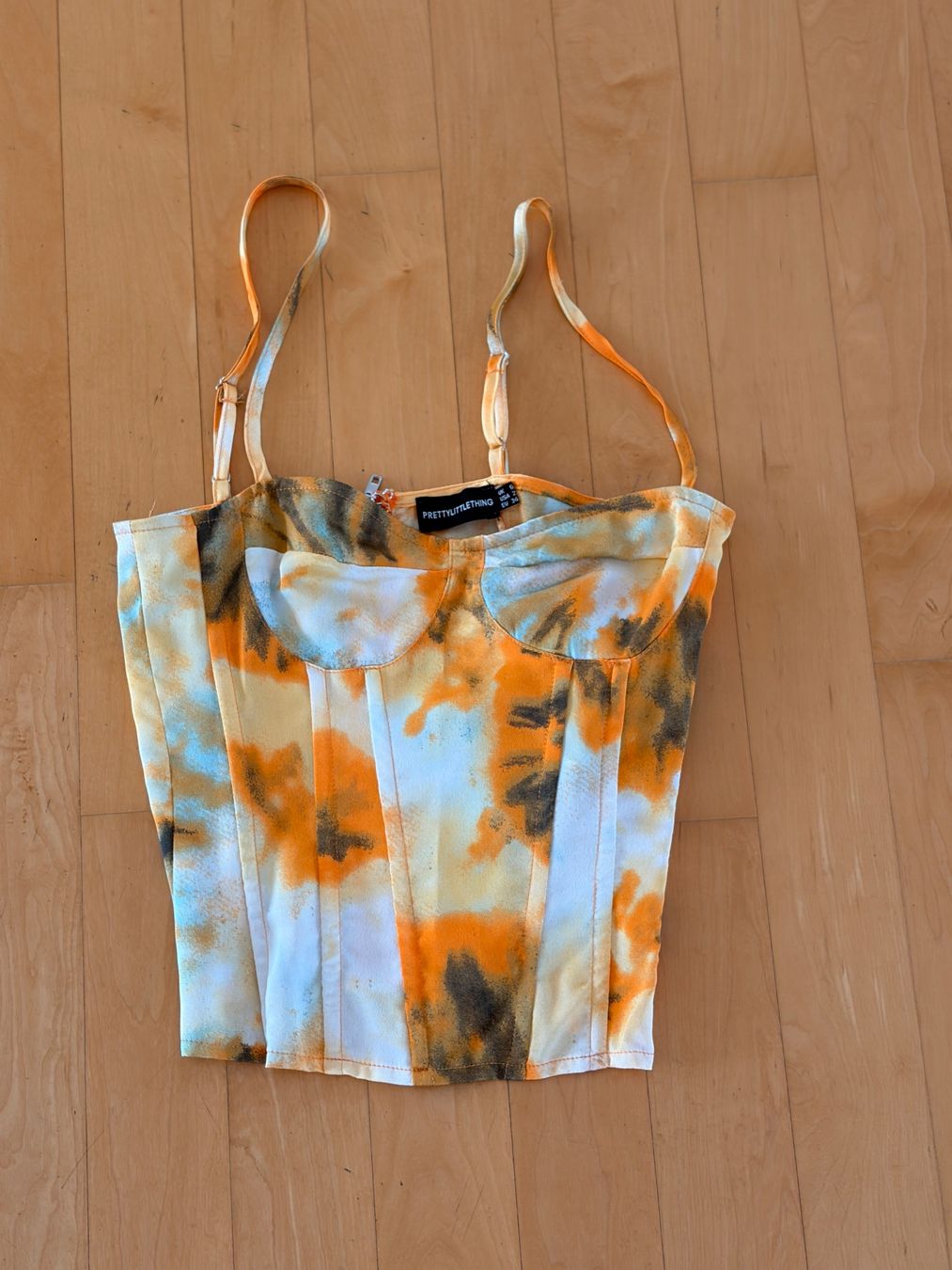 Tops: Top von PrettyLittleThing – Gebraucht aus Urdorf von roses202