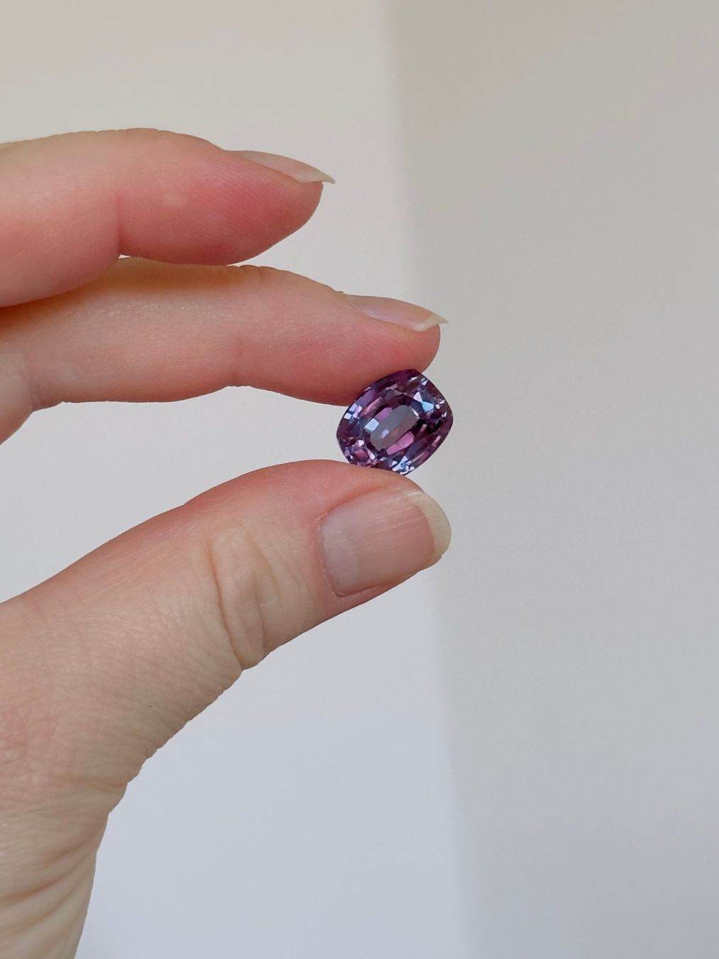 Edelsteine: 10.95 Ct Color Change Certified – Neu und originalverpackt aus Genève von AWWA 2