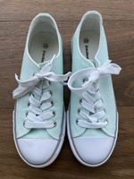 Turnschuhe (Gr. 39)