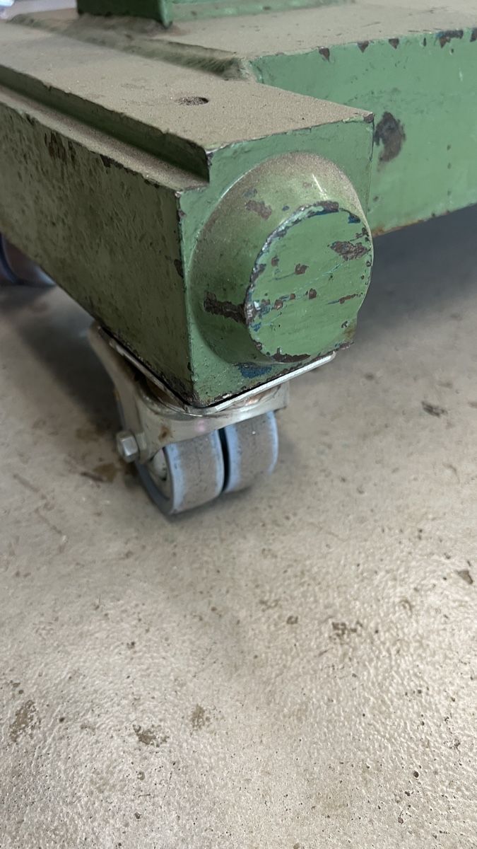 Tutte le macchine: Handhebelschere mit Stehfuss und Räder – Usato da La Punt Chamues-ch venduto da mhaefu 4
