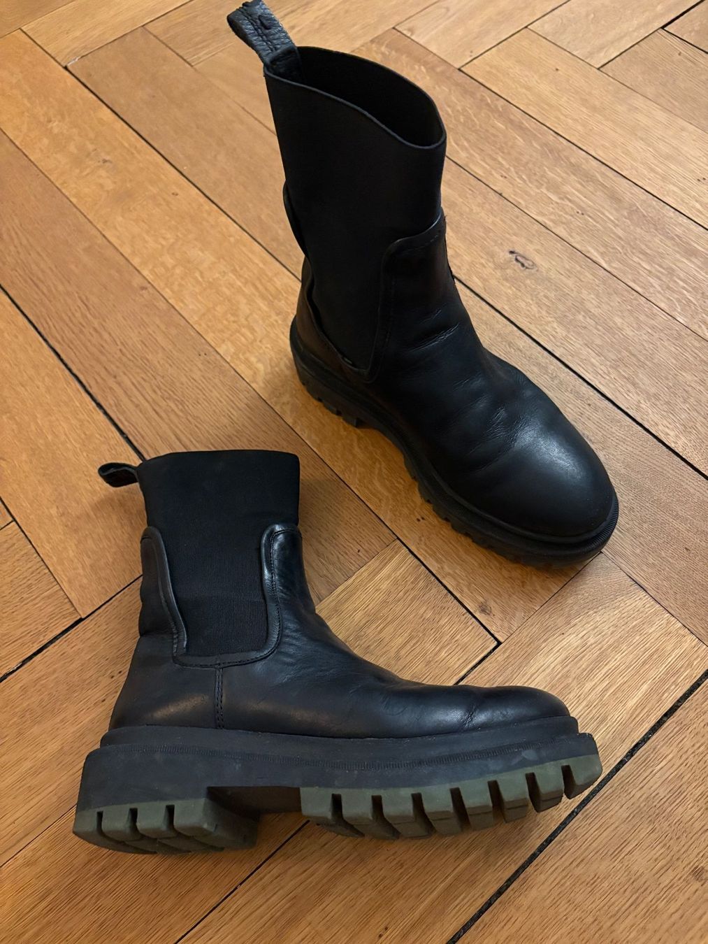 Scarpe da uomo: Schwarze Boots von CRICKIT Gr. 37 – Usato da Zürich venduto da triangular 1
