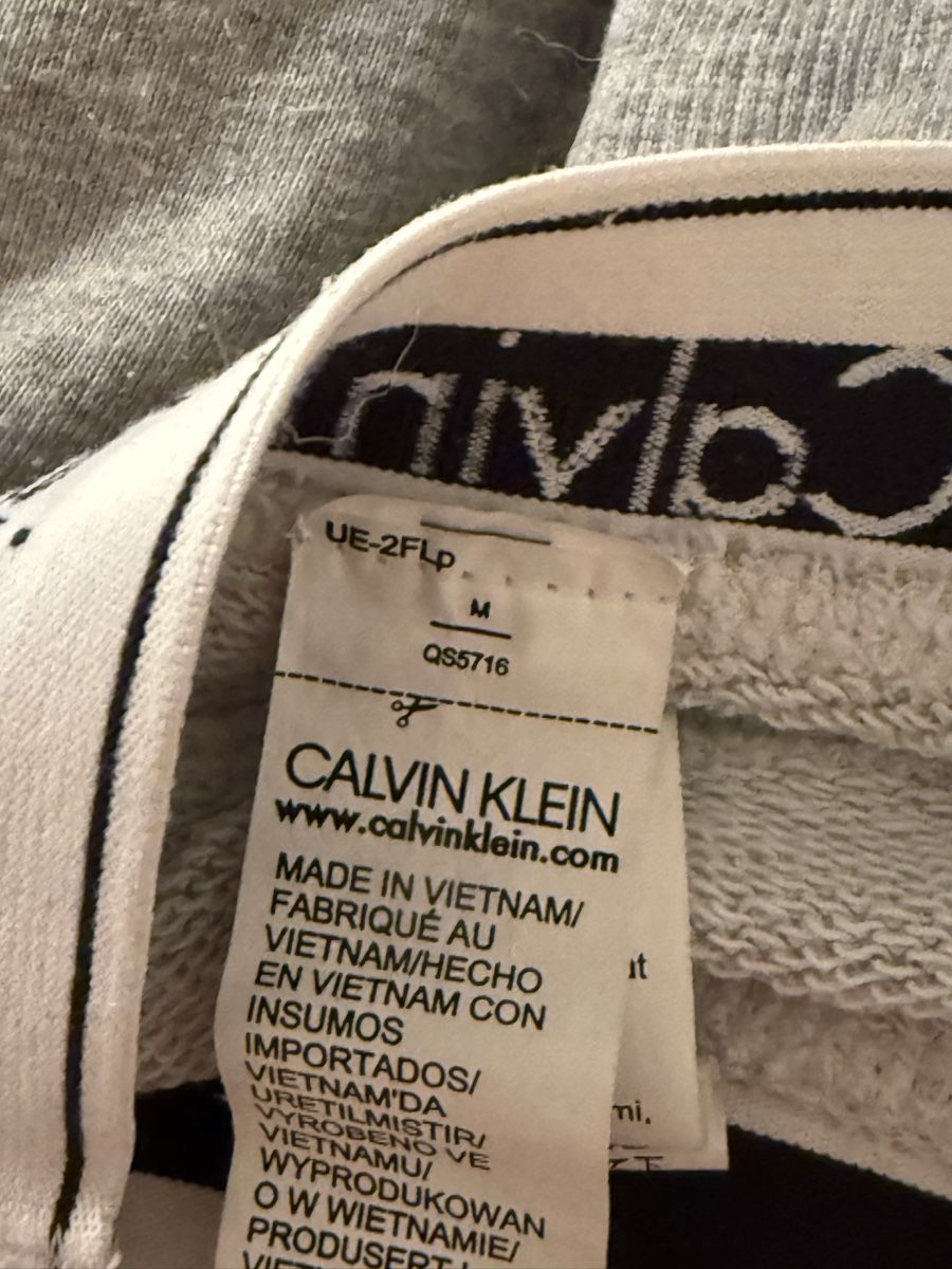 Calvin Klein Hosen: Calvin Klein Sweatpants Grey – Gebraucht aus Zürich von mha_mx9n 2