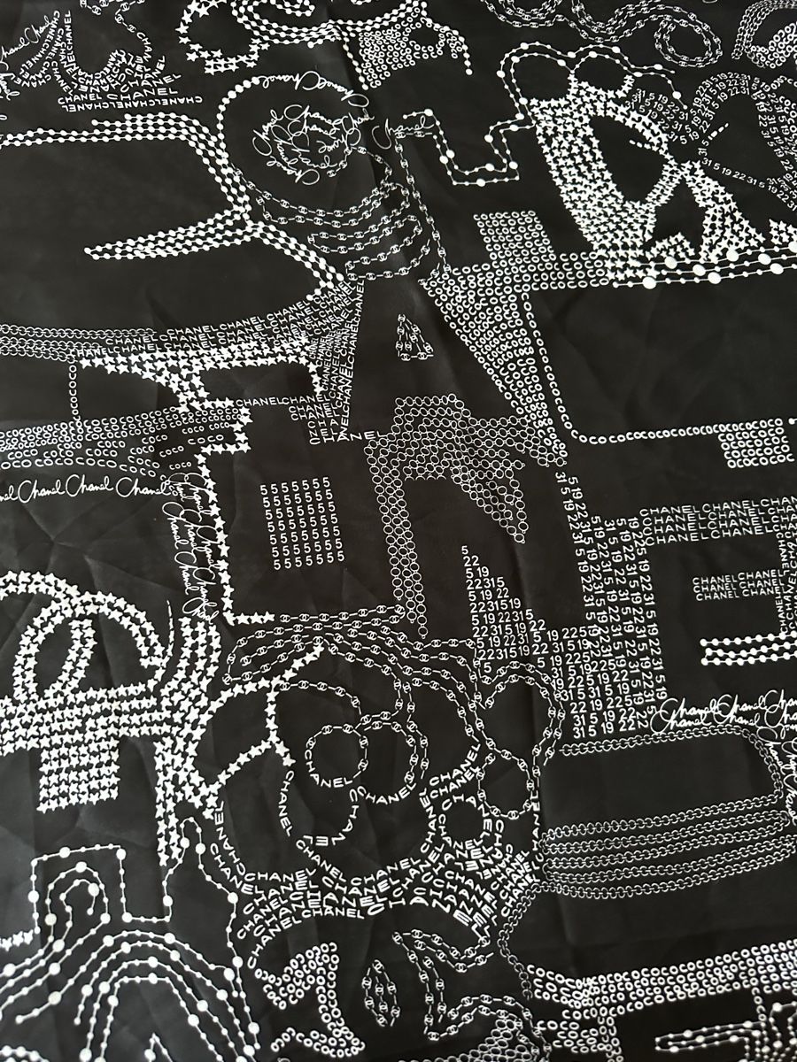 Chanel Foulards, Tücher & Schals: Channel Schal-Tuch    L1.80-B87 – Gebraucht aus Basel von Ivana_4 4