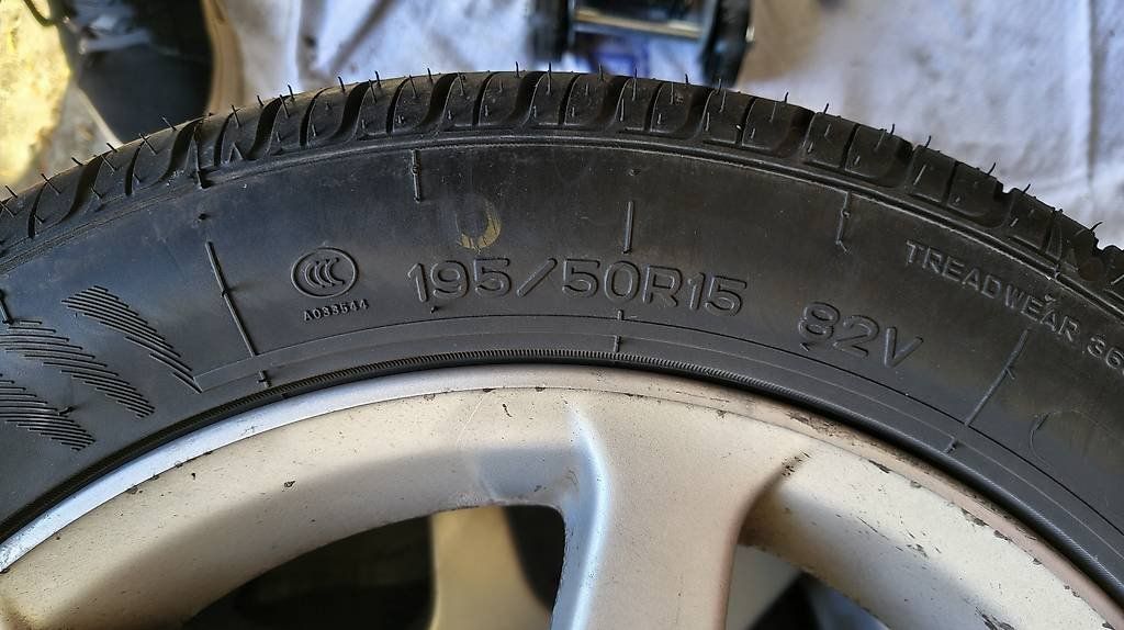 Toyota Pneumatici & Ruote complete: Yaris Ts Sommerräder – Usato da Oberentfelden venduto da ben_m6gp 3