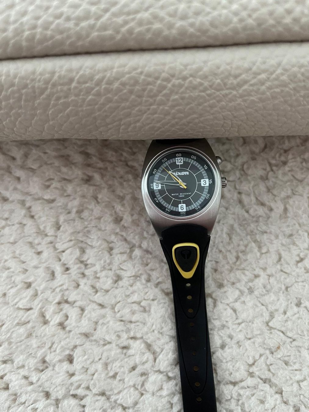Nixon Uhren: Armbanduhr/// Damen /// Nixon – Gebraucht aus Brittnau von Zofigerin