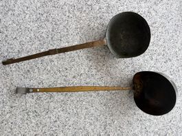 Antike Schöpfkellen