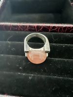 60er Jahre Ring, silber mit lachsfarbenem Stein