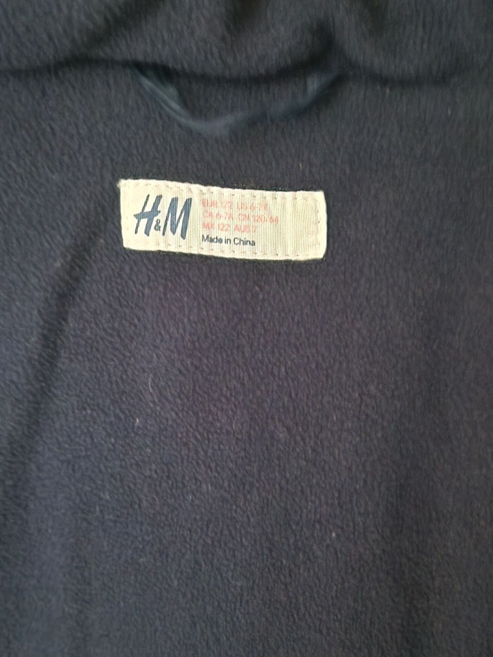 H&M Giacche & Cappotti: Warme Winterjacke von H&M, Grösse 122 – Usato da Niederscherli venduto da 20sydney02 5