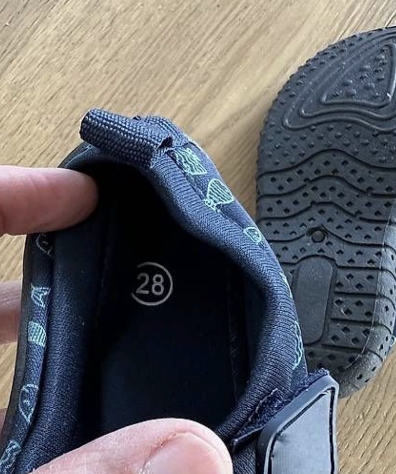 Scarpe per ragazzi: Chaussures de plage/piscine enfant, taille 28 – Usato da Genève venduto da valmath 1