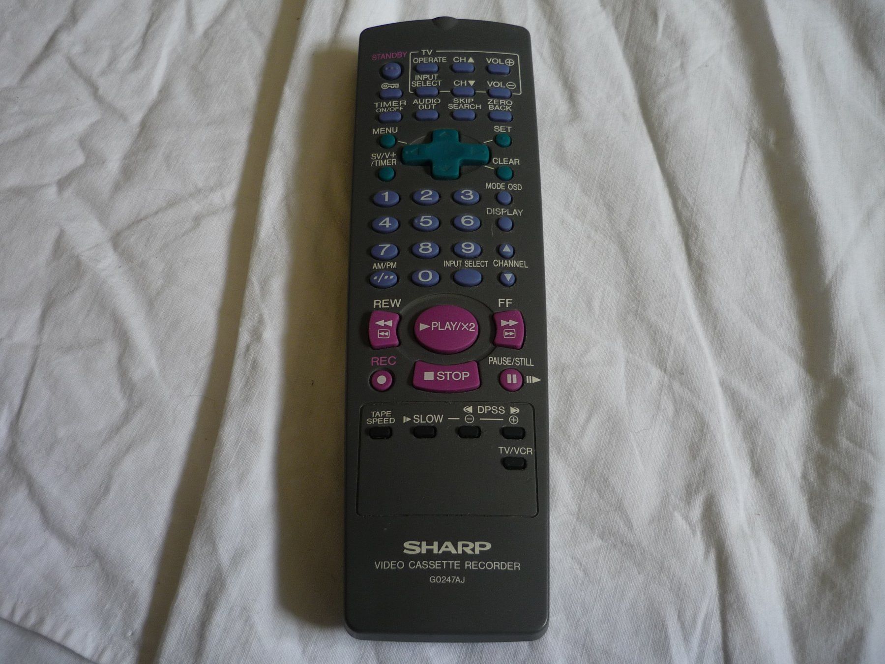 Sony Telecomandi: Sharp Videorecorder Fernbedienung - G0247AJ – Usato da Beringen venduto da Flatretriever