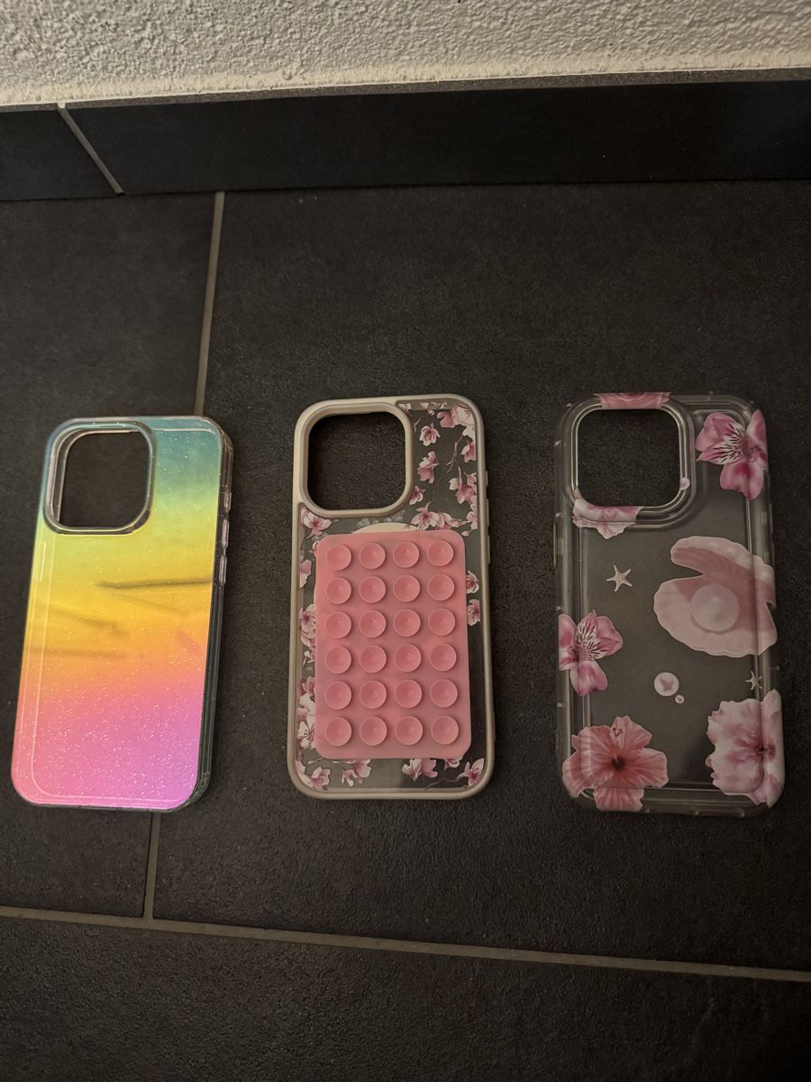 Cover & Protezioni schermo: 3 iPhone 15 Pro Hüllen – Usato da Deitingen venduto da Resi77 1