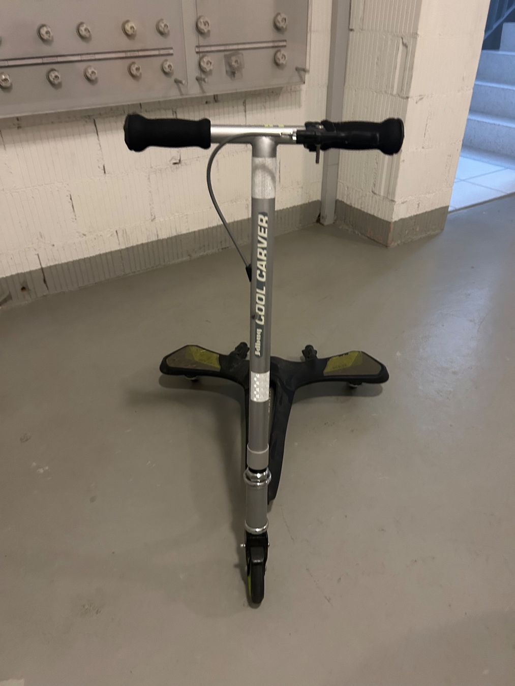 Veicoli per bambini: Cool Carver Trottinett Kinder – Usato da Wabern venduto da belka72 5
