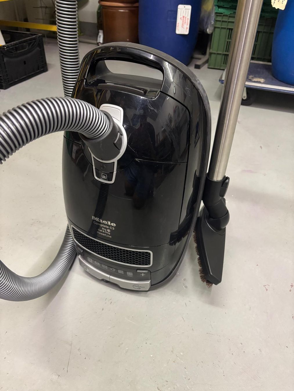 Miele Staubsauger & Zubehör: Staubsauger Miele 1200W restauriert – Gebraucht aus Wangs von Snoop5
