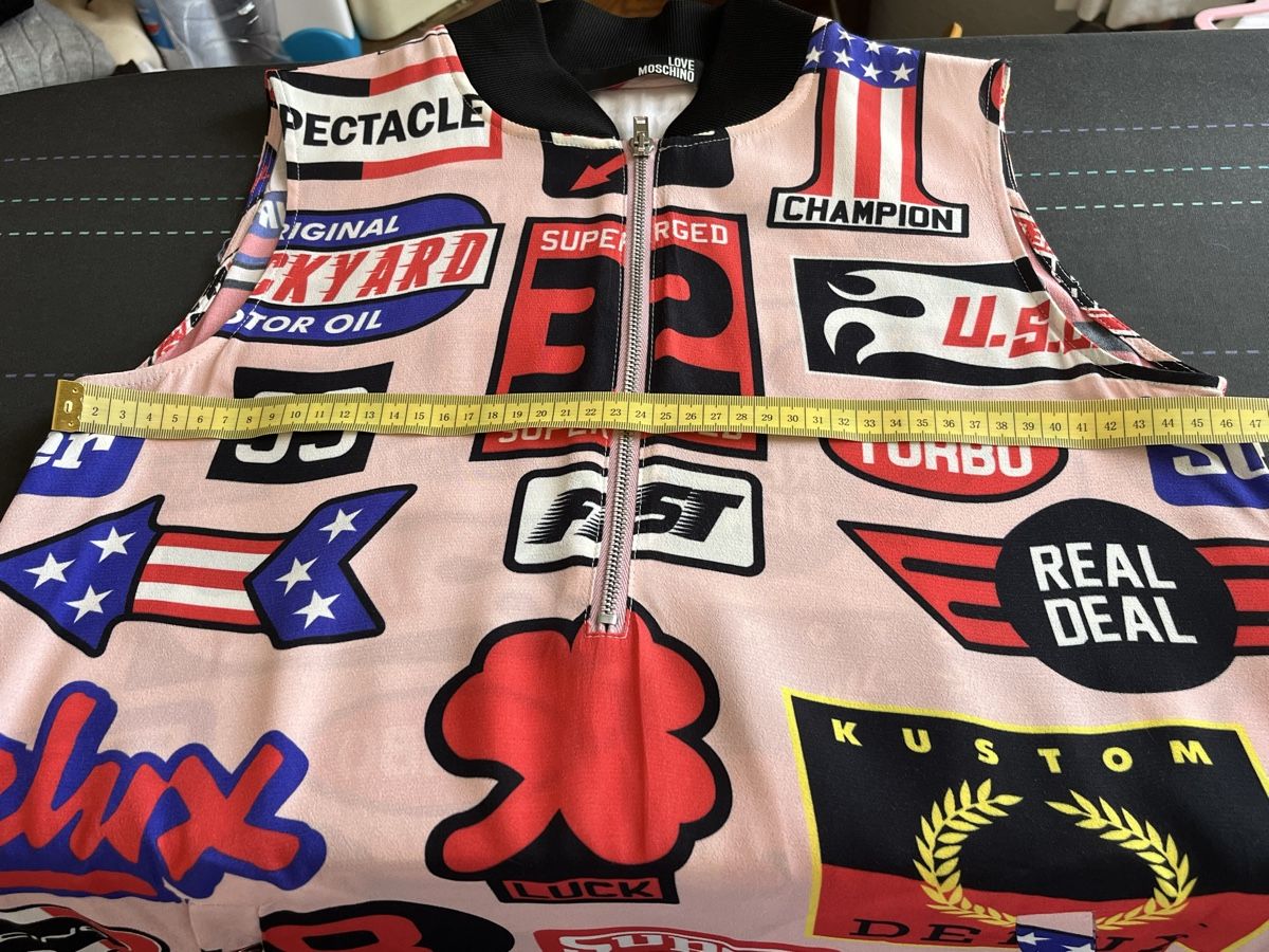 Moschino Vestiti: Robe longue LOVE MOSCHINO imprimé Patchwork Taille 38 – Nuovo (secondo la descrizione) da St-Sulpice VD venduto da Twin5 6