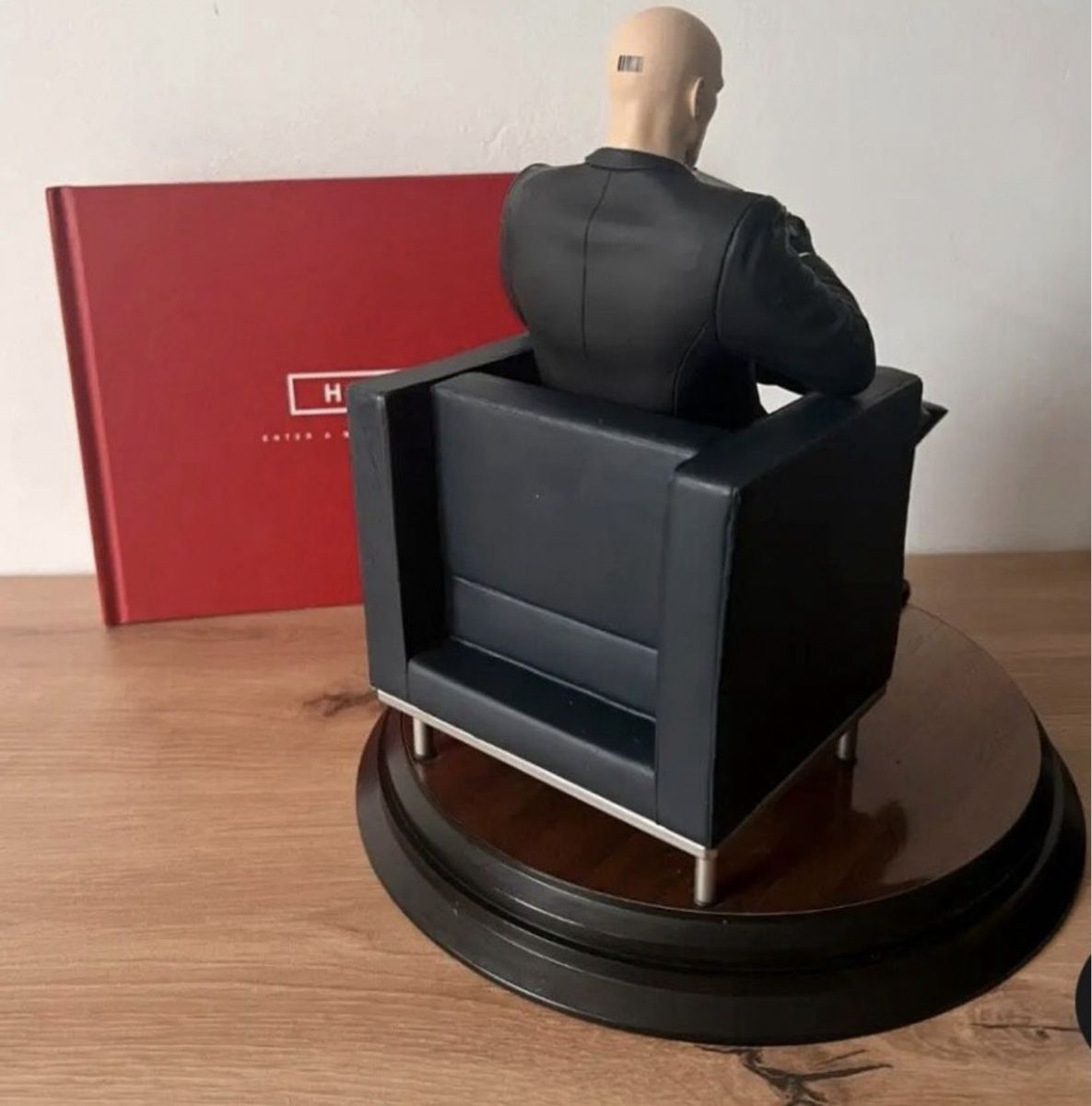 Figuren: Hitman Agent 47 aus Collectors Edition – Neu (gemäss Beschreibung) aus Bülach von marra 2