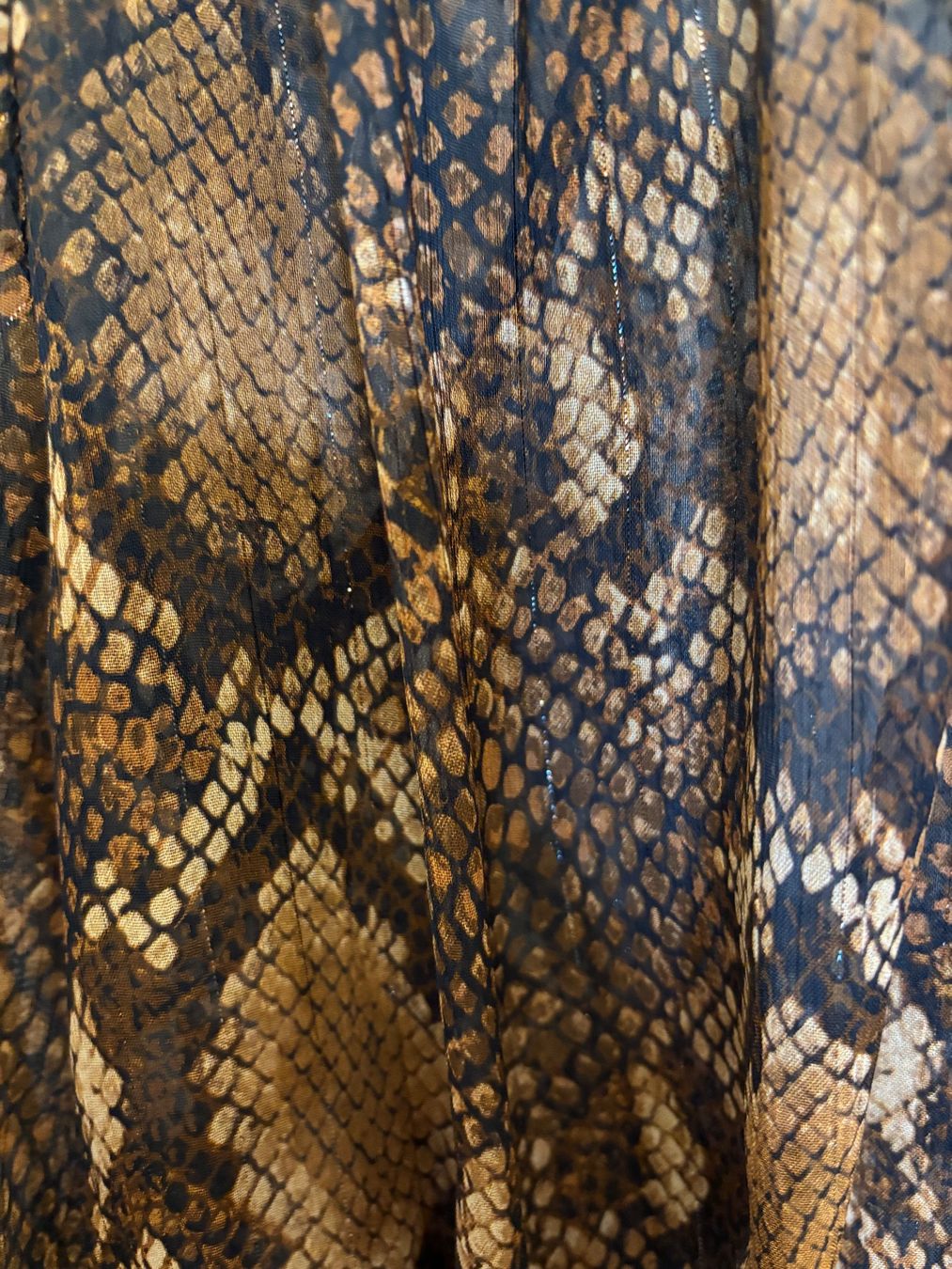 Camicette: Trendy Oberteil mit Schlangenmuster - GR M - VERSAND 2 CHF – Usato da Zürich venduto da Mohndprinzessin 3