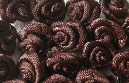 10 mini roses en satin 1cm BRUN