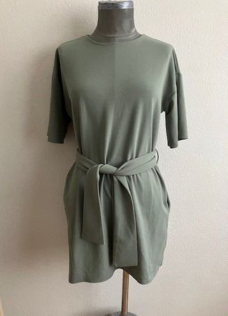 Robe manches courtes avec ceinture taille 38