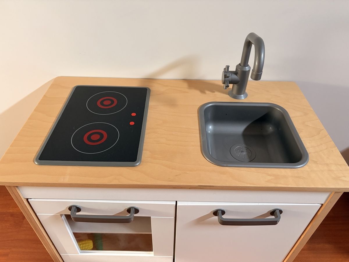 Ikea Giocattoli: Kinderküche mit Zubehör  – Usato da Windisch venduto da Slamit 1