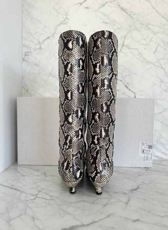 Scarpe da donna: LEDERSTIEFEL MIT KEILABSATZ – Usato da Küsnacht ZH venduto da Interiority 3