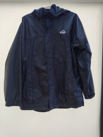 Regenjacke McKinley schwarz Jungen Grösse 176 guter Zustand