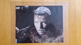 Sam Worthington, Original Autogramm auf Grossfoto in Farbe