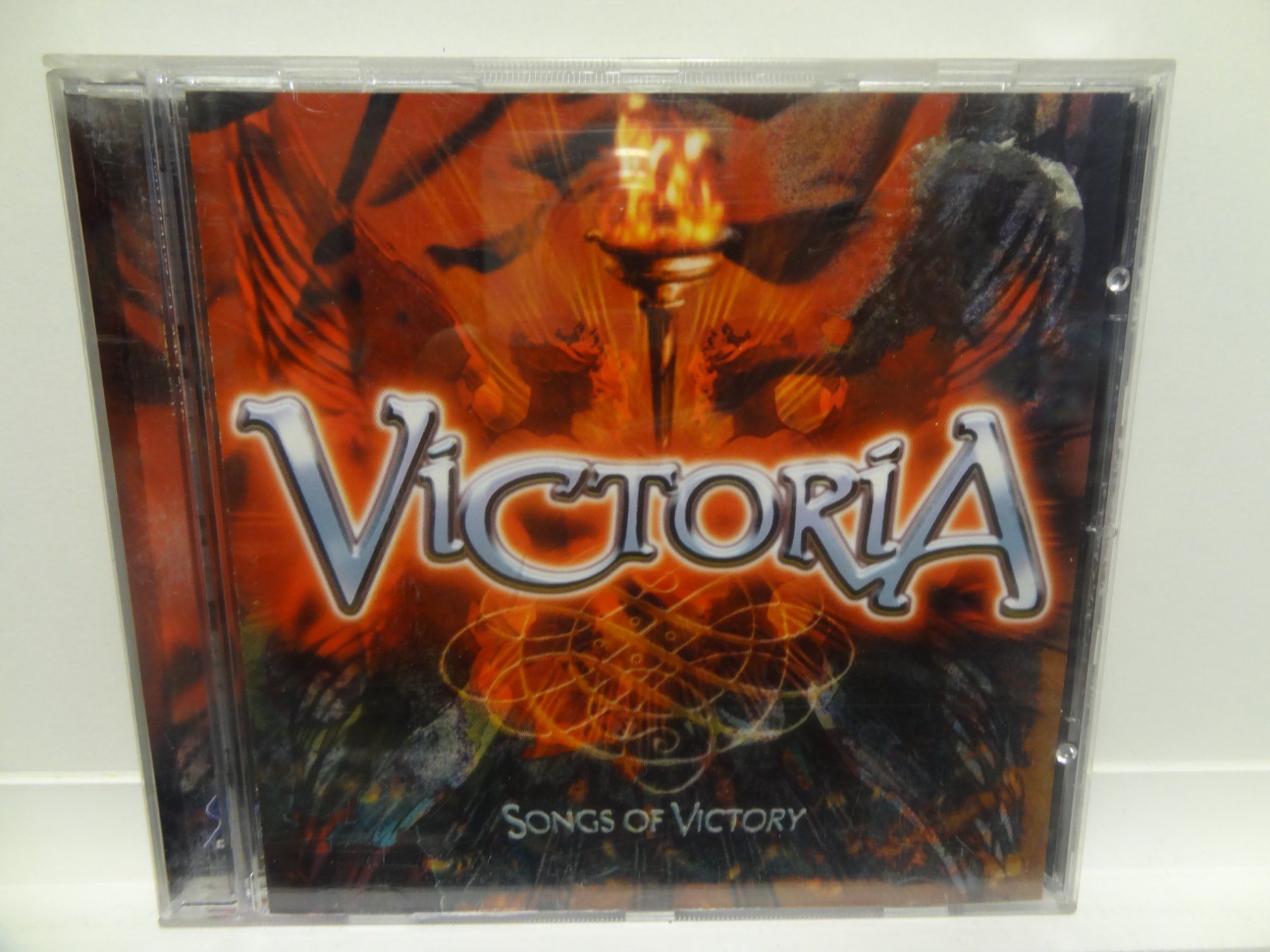 CD: Various Victoria (CD) – Usato da luzern venduto da musicandart