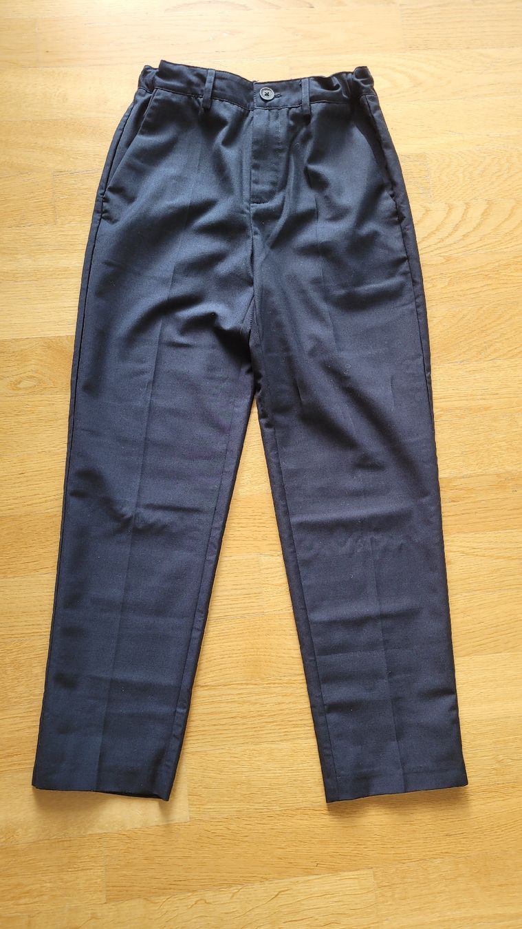 Pantalons: Kinderhose gr.146 – D'occasion à Winkel par Madziacz