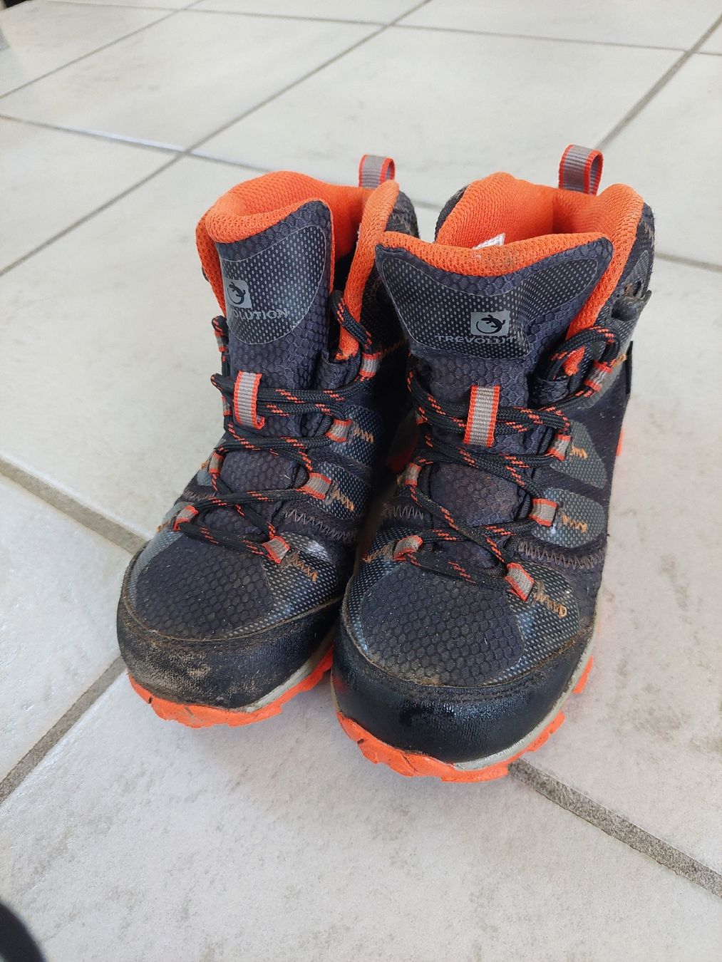 Trevolution Schuhe für Jungen: Wanderschuhe Trevolution, Grösse 30 – Gebraucht aus Kiesen von Ergolineblue