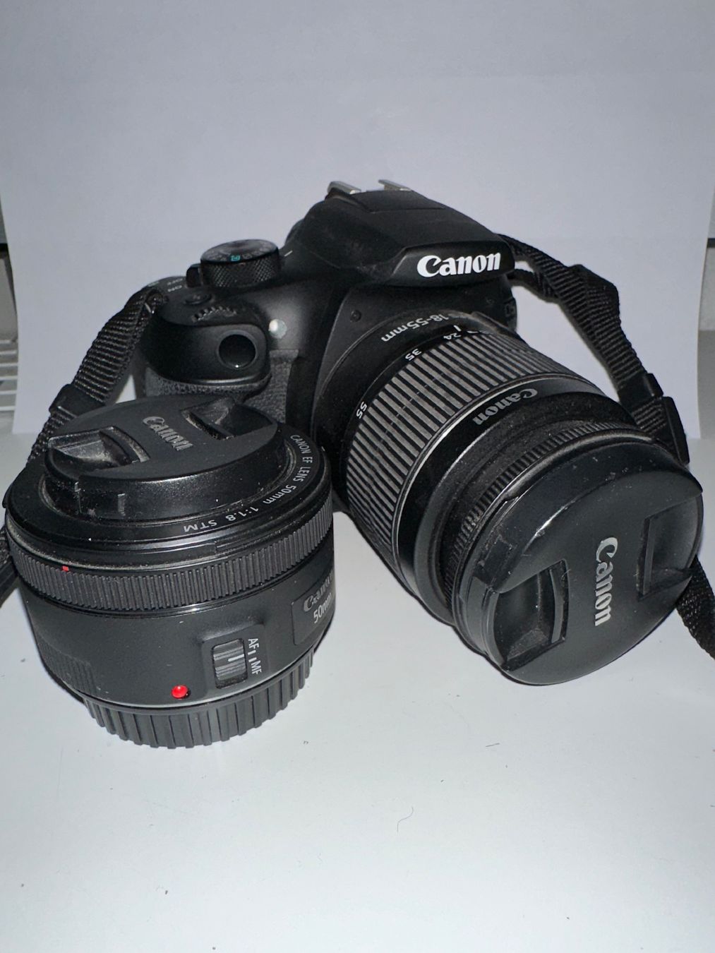 Canon Appareil photo: Canon EOS 1300D + 2 objectifs (18-55mm + 49mm) – D'occasion à Renens VD par mar_7v8g