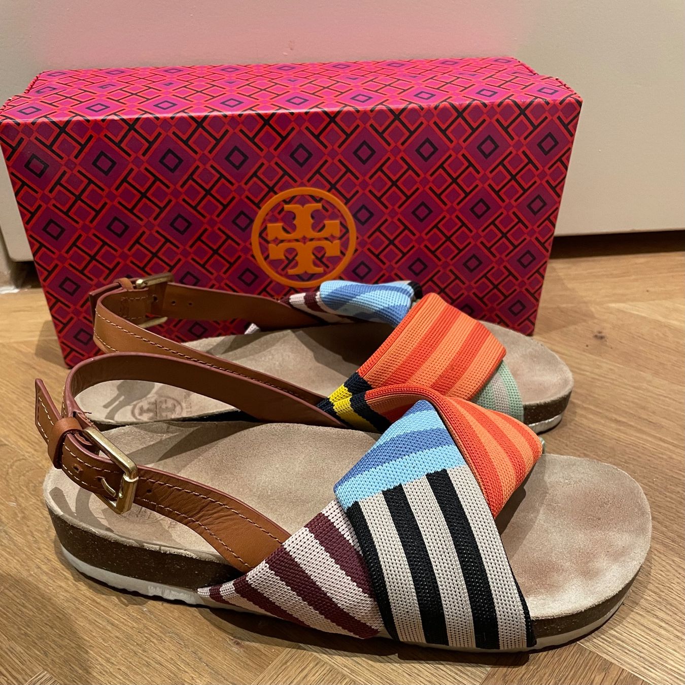Tory Burch Scarpe da donna: Tory Burch Corey Leder / Stoff Sandalen – Nuovo (secondo la descrizione) da Zürich venduto da Sarazrh 3