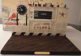 Gilmore Stadium Diorama Mst.1:43 mit Uhr+Beleuchtung, in OVP