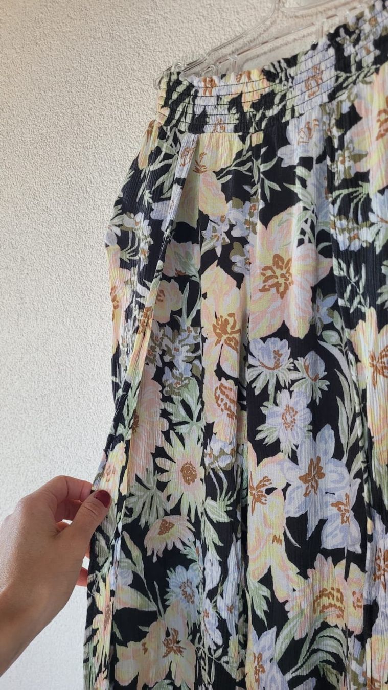 Billabong Hosen: Luftige Blumen Sommerhose, Grösse S/M – Gebraucht aus Zürich von miil0 1