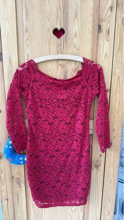 Élégante robe bordeaux en dentelle - Taille S en bon état