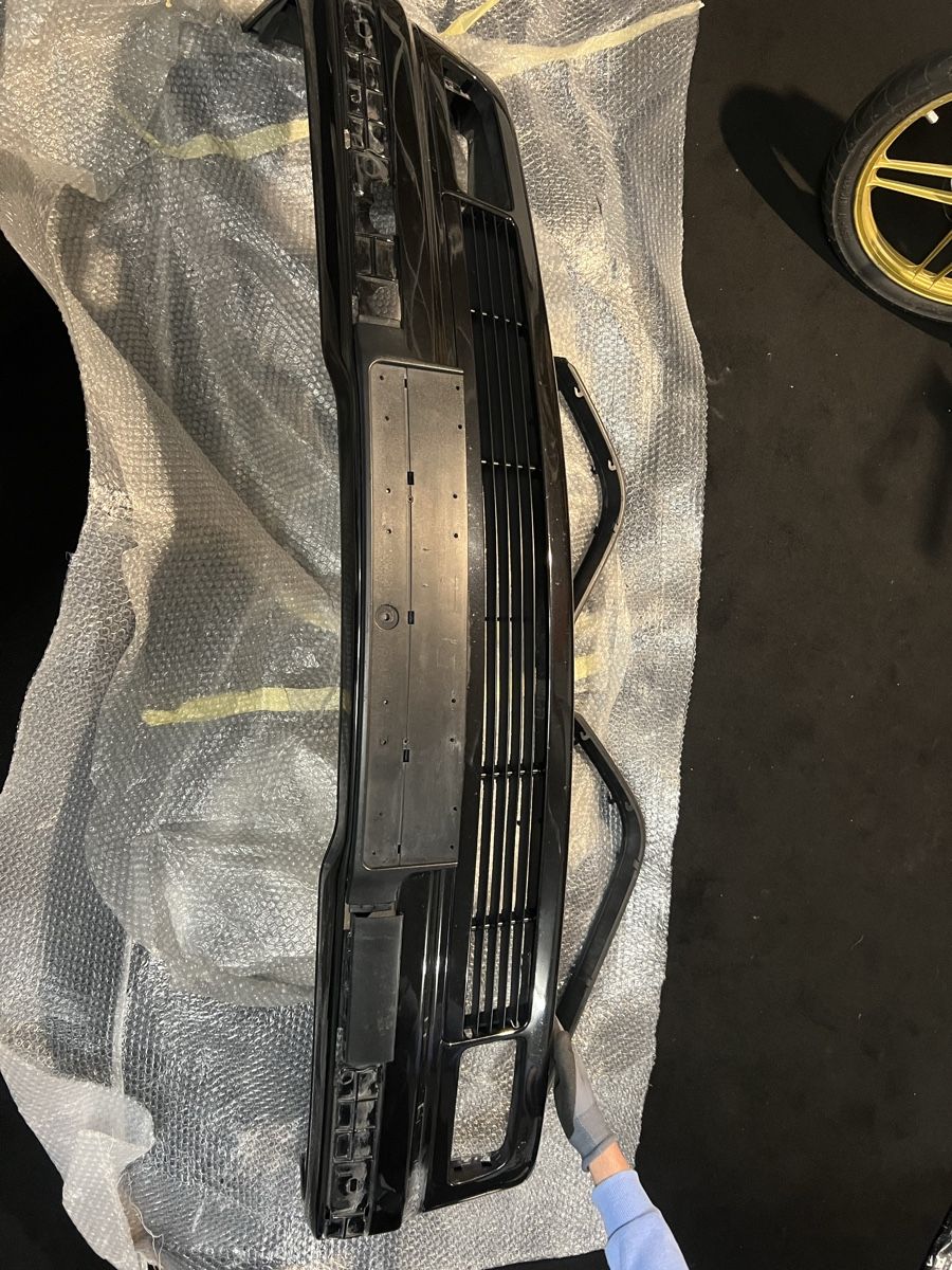 Tutti pezzi di ricambio auto: BMW e36 Stossstange – Usato da Basel venduto da Tobi1897