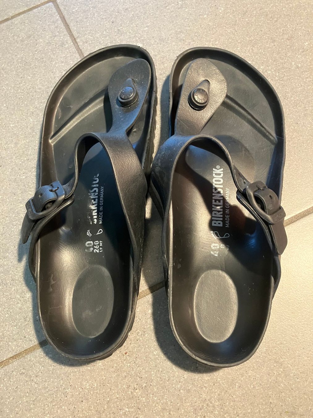 Birkenstock Scarpe da uomo: Birkenstock Sandalen schwarz Grösse 40 – Nuovo (secondo la descrizione) da Winznau venduto da gugi2009