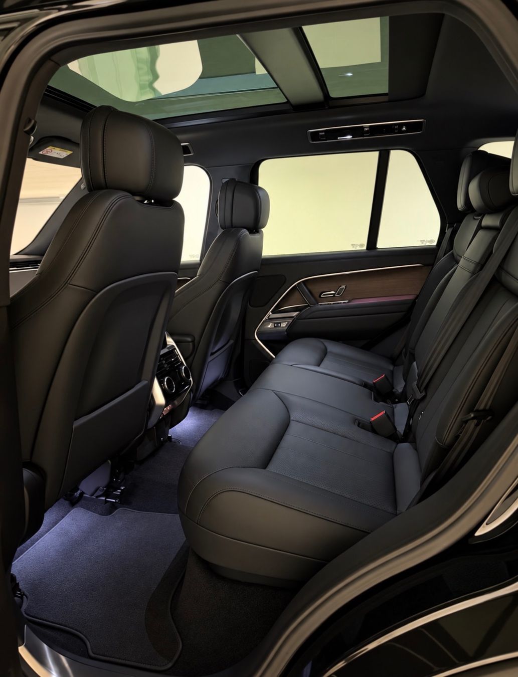 Land Rover Autos: Land Rover Range Rover D300 – Gebraucht aus Baar von Famaventures 3