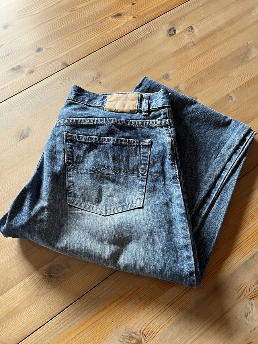 Jeans: Originale Straight Leg Jeans Gr. 36/32 – Usato da Lurtigen venduto da jun_7s7k