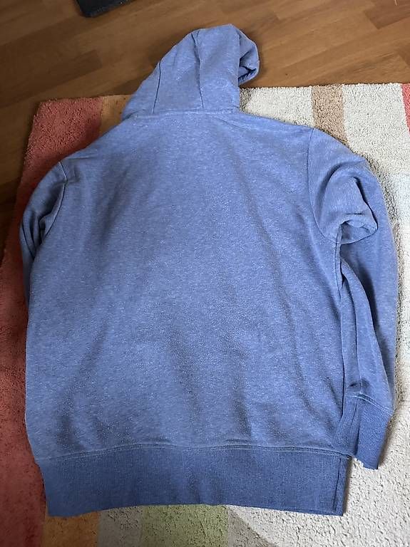 Maglioni & Felpe: New Balance Hoodie – Usato da Kilchberg venduto da fel_q8pv 1