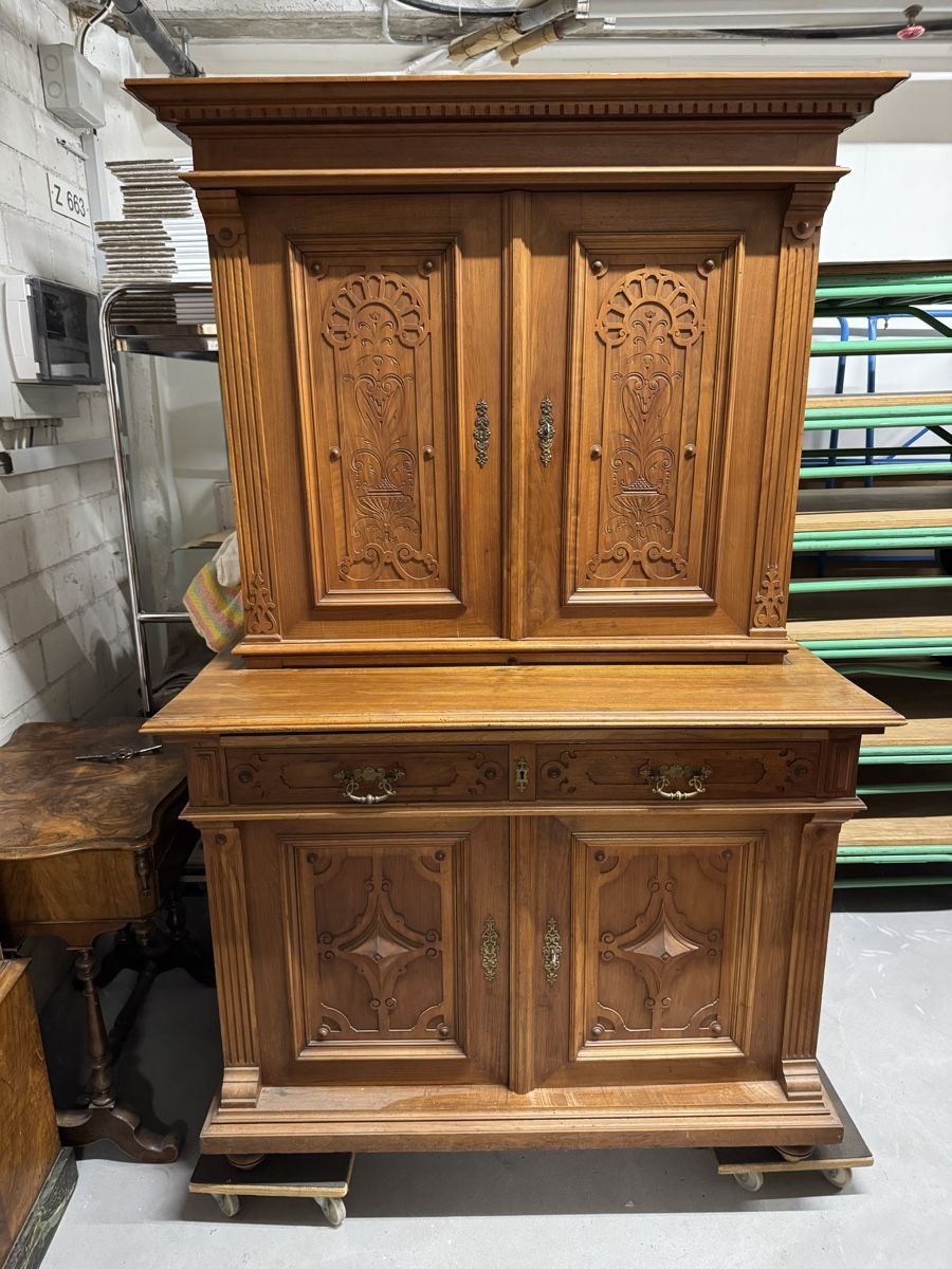 Credenze: Schrank / Buffet / Kommode Nussbaumholz, Antik – Usato da Zürich venduto da Nobs1 1