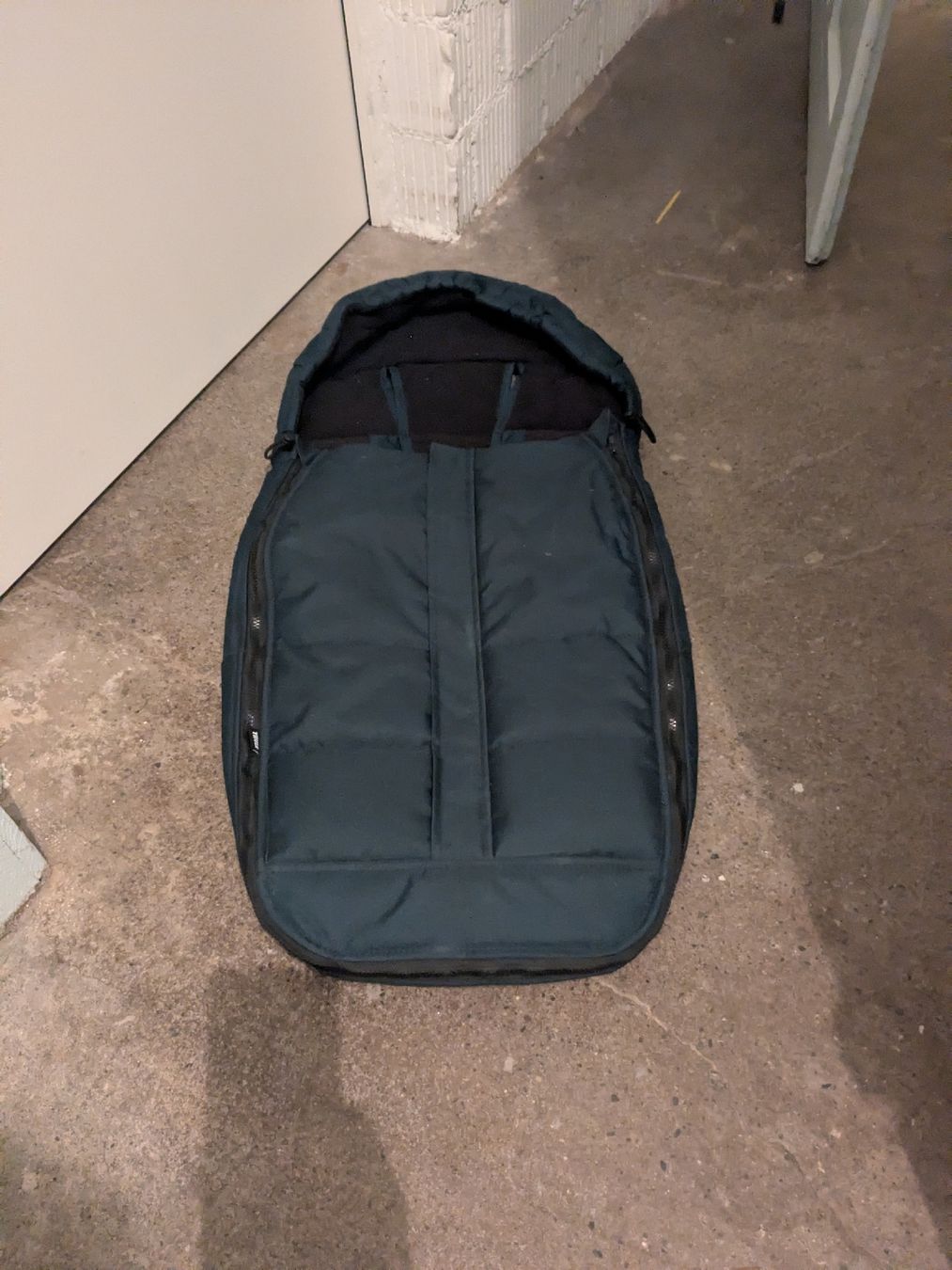 Sacchi a pelo: Thule footmuff blue – Usato da Bern venduto da mlegeret